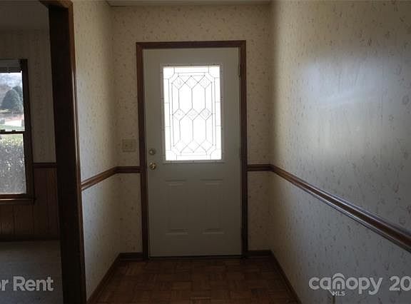 2nd image of 2420 Wellington Dr