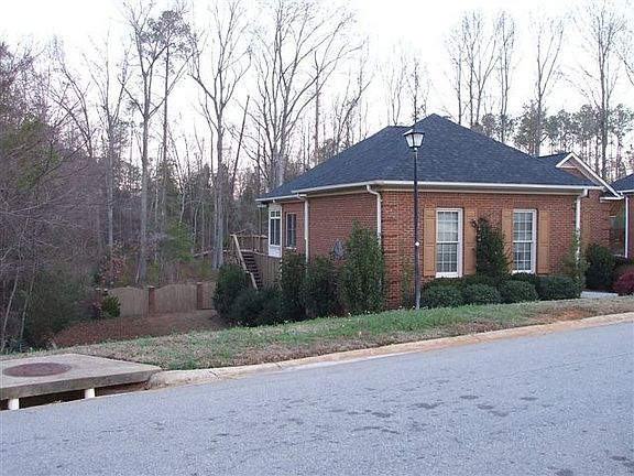 3rd image of 813 Shelter Cove Ct