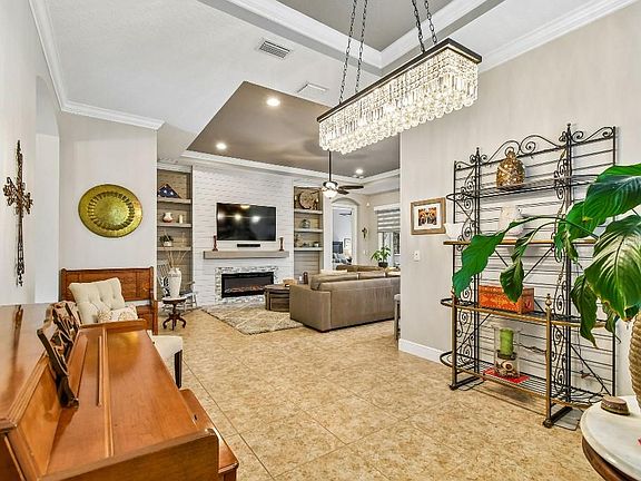 4th image of 112 Suffolk Ct