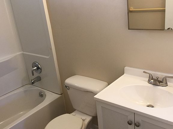 4th image of 1006 6th St APT 3