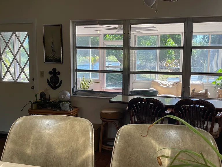 255 S Venice Blvd — Photo 16