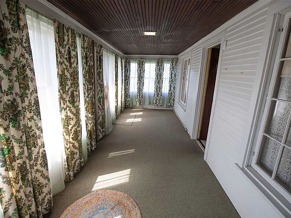 4th image of 2621 N Rockton Ave