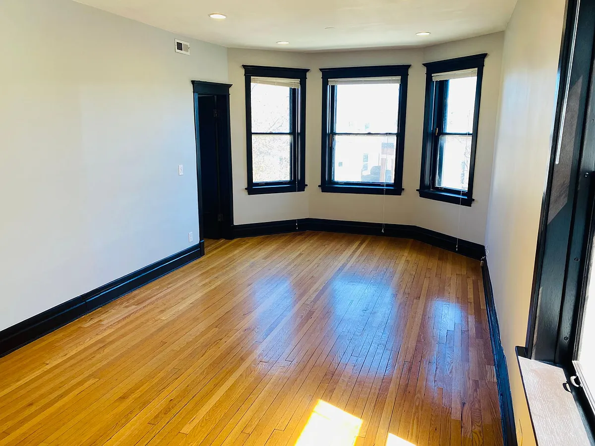 Building Photo - 3746 N Magnolia Ave #3