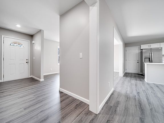 5th image of 1038 Patio Dr