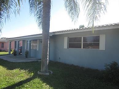 1st image of 427 Morgan Cir S