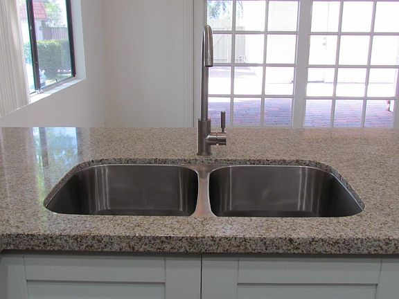 4th image of 2853 Shoreview Cir