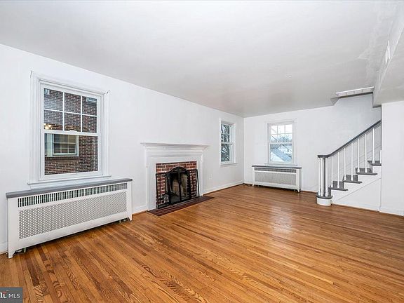 5th image of 1017 Woodland Way