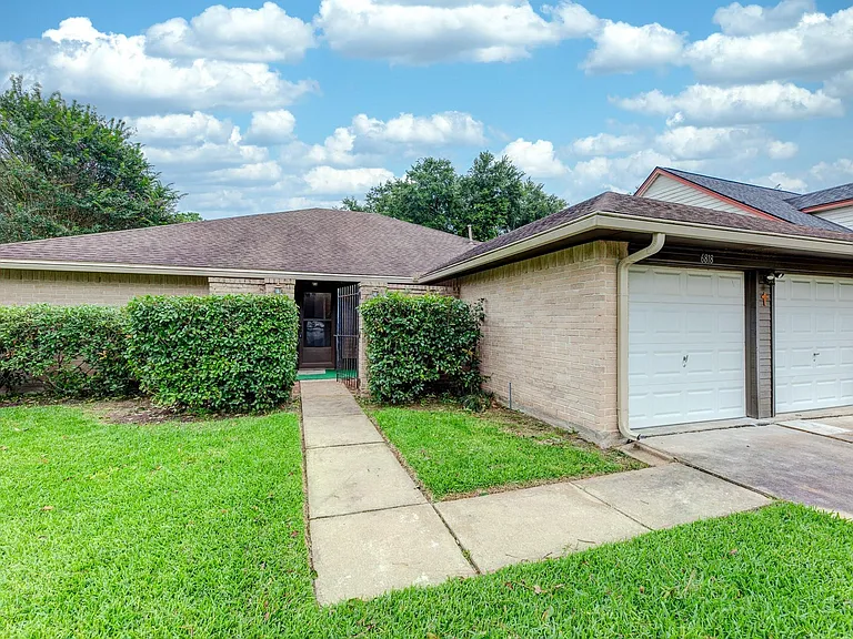 6818 Brockington Dr — Photo 4