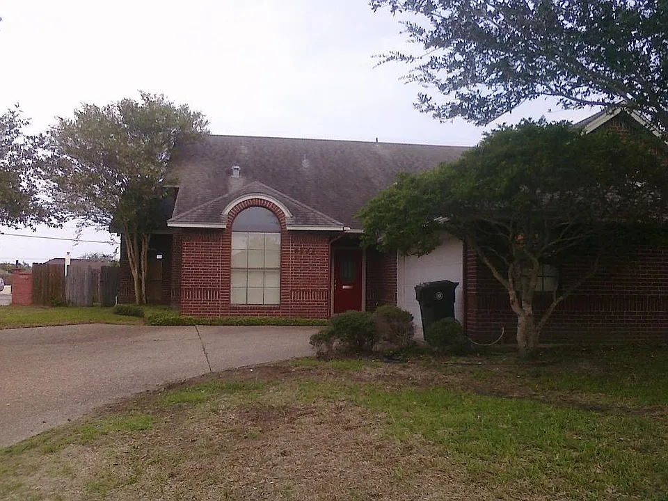 8222 Etienne Dr