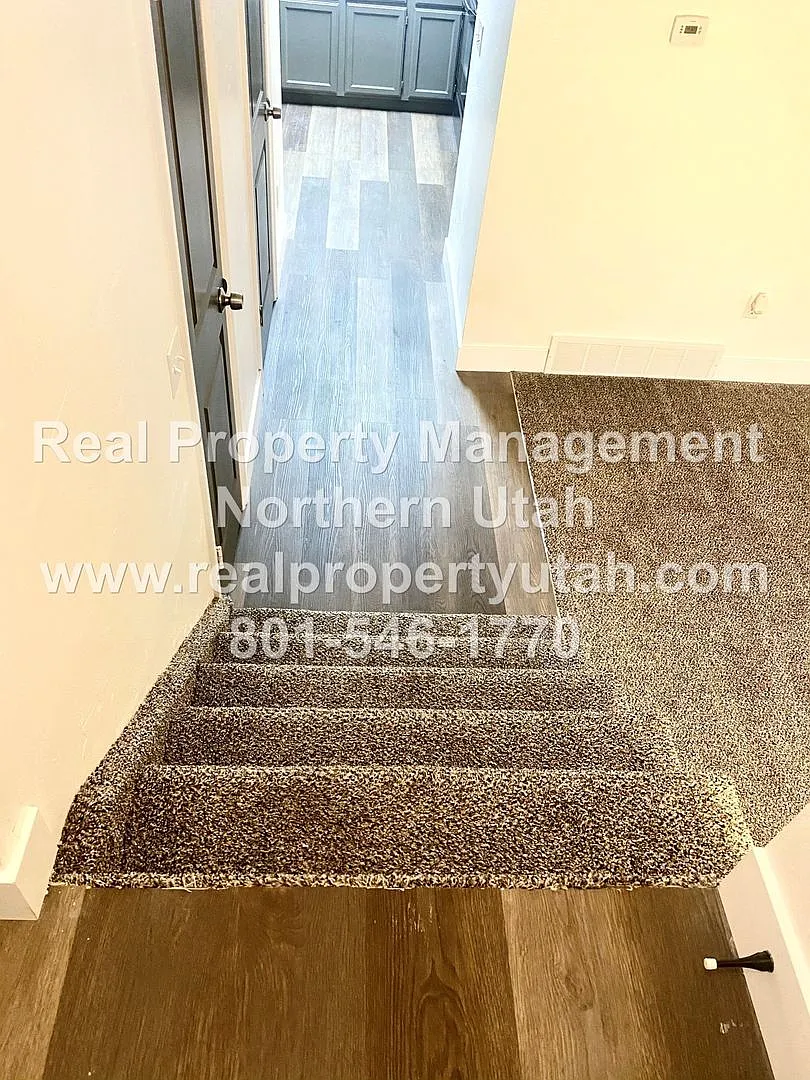 2 Bed 1.5 Bath Clearfield Townhome Available! — Photo 2