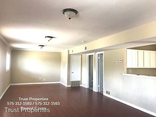 3rd image of 1400 Paxton St