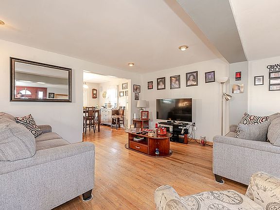 4th image of 9005 216th St
