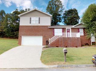 261 Stone Edge Cir, Kingsport, TN 37660