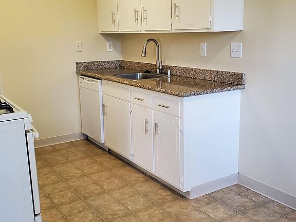 4th image of 1701 Pine St #212