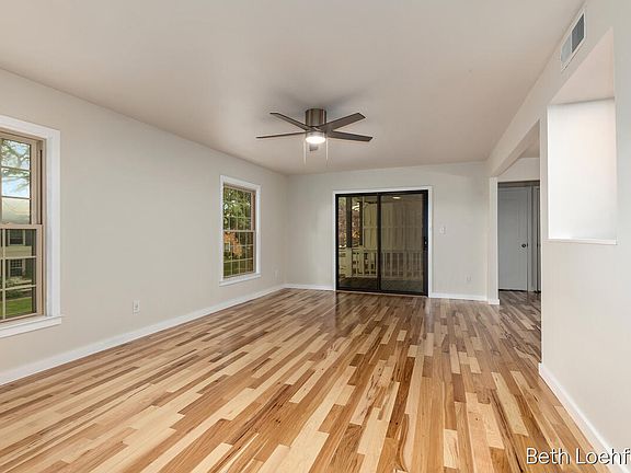 3rd image of 2551 Abbington Dr SE