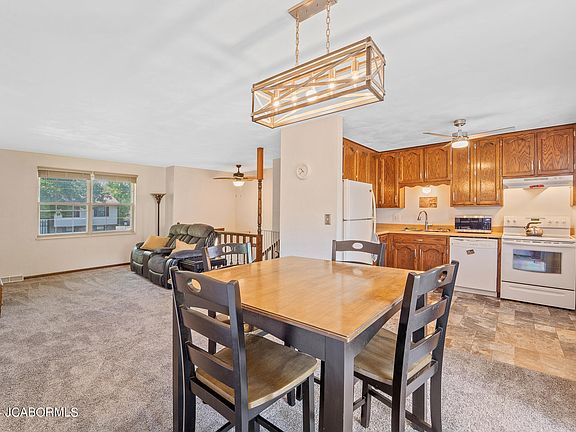 5th image of 5428 Bret Ct