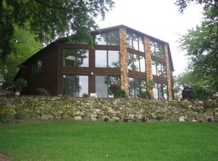 572 Marina Dr, Akron, OH 44319