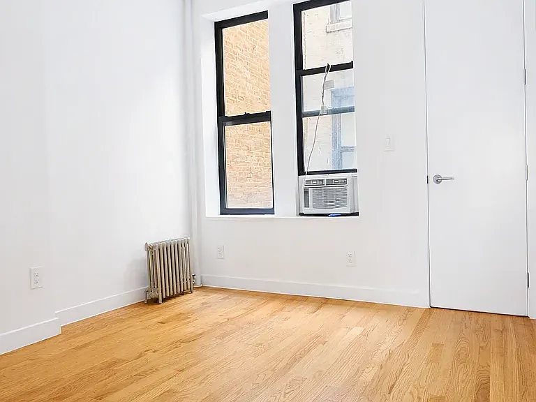 829 9th Ave #4C — Photo 1