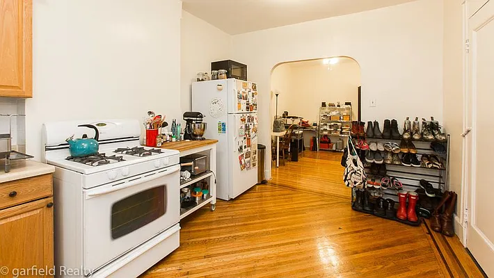 Rented by Garfield Realty  | media 8