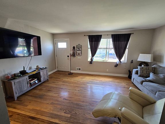 4th image of 2143 Fisher Way