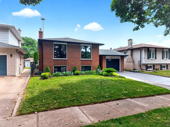 5004 Pettit Ave, Niagara Falls, ON L2E 7B1