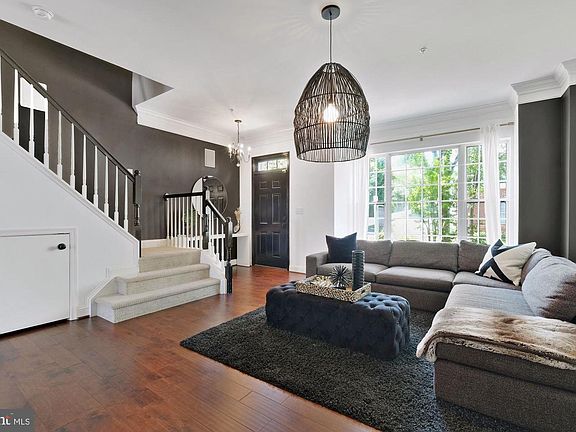 4th image of 534 Bright Meadow Dr