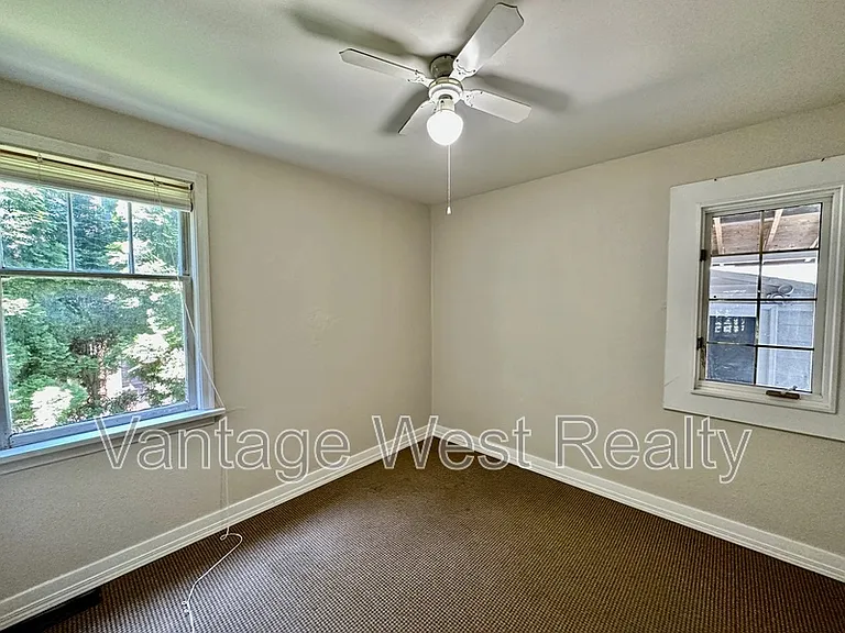 840 Bernard Ave — Photo 12
