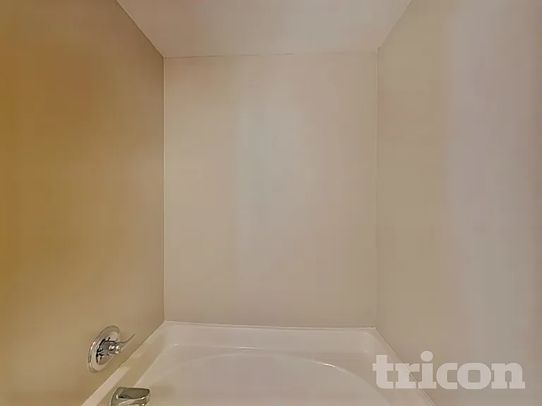 2809 Erinridge Rd — Photo 11