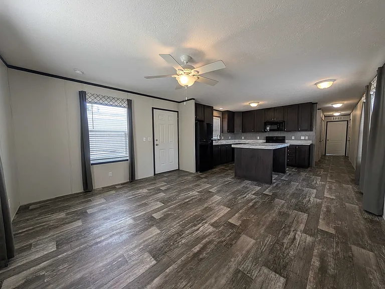 38000 Le Chateau Blvd #658 — Photo 4