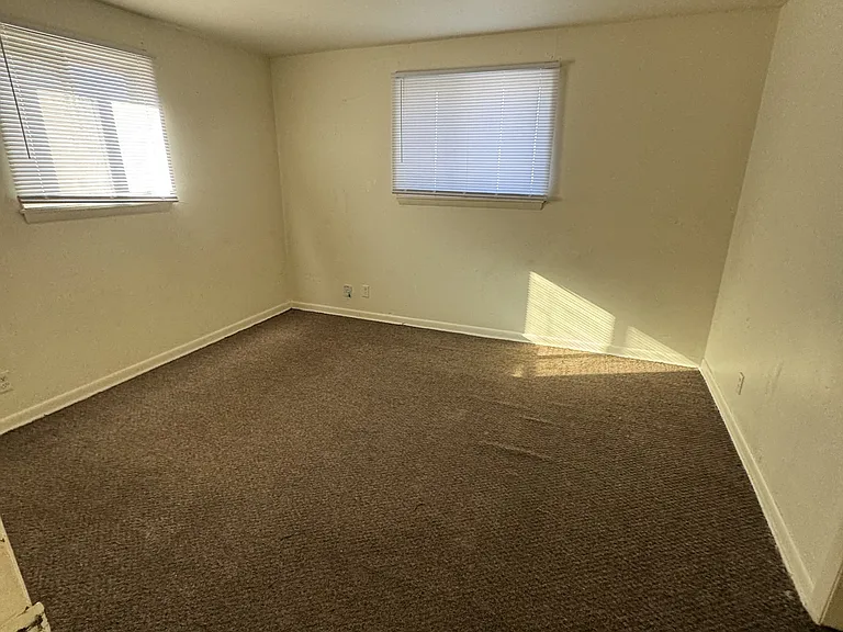 8940 W Carmen Ave #3 — Photo 5