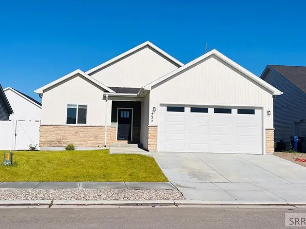 532 S Austin Ave, Sugar City, ID 83448