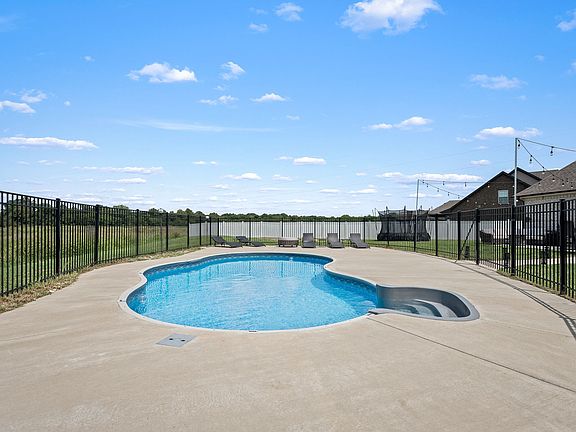 2nd image of 3213 Volta Rd