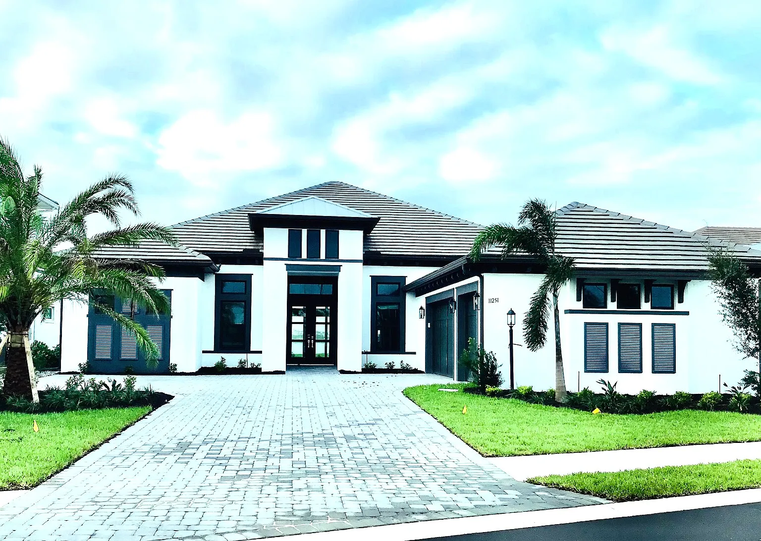 3 bed, 3.5 bath, 3664 sqft, $12,000 — Photo 1