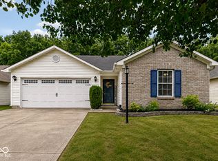18884 Prairie Crossing Dr, Noblesville, IN 46062