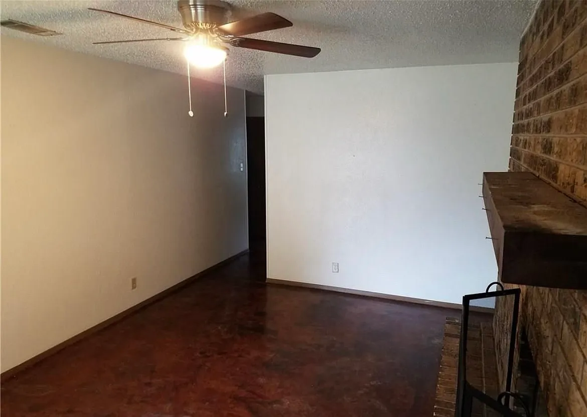 806 Concord Ave — Photo 2