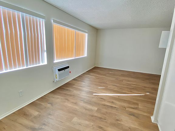 5th image of 14432 Bledsoe St #305