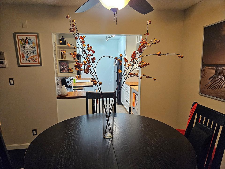 1st image of 959 SE 2nd Avenue #215