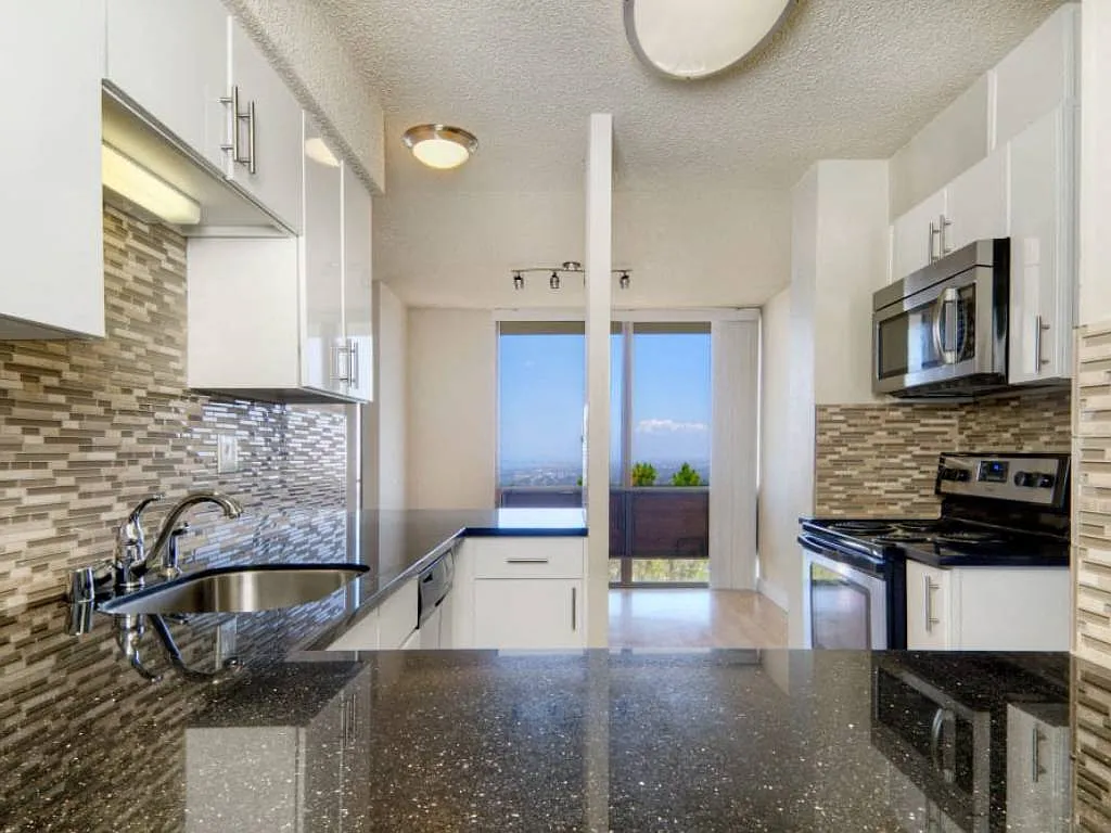 Skyline Terrace — Photo 4