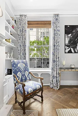 Sold by Compass | media 10
