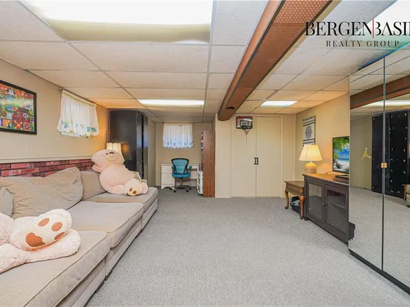 1439 East 64th Street image 10 of 11