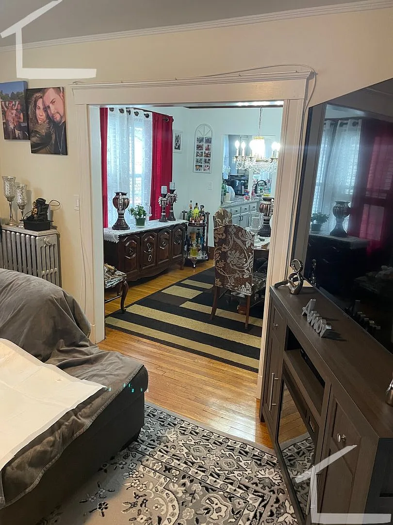 Hige 2 bed in Watertown — Photo 3