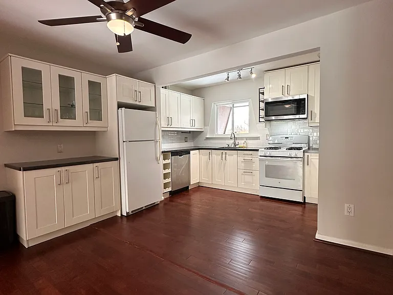 11625 Vantage Hill Rd #22B — Photo 1
