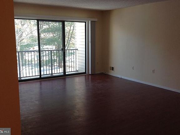 3rd image of 30 Rickard Ct
