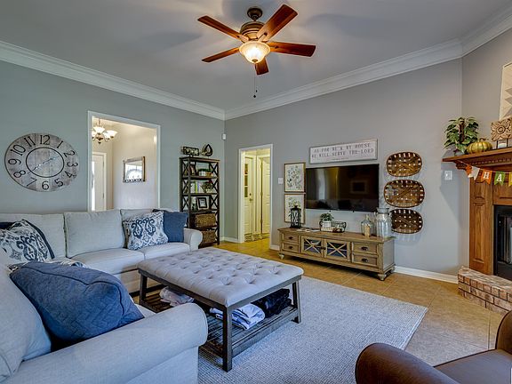 4th image of 234 Knoll Creek Cir