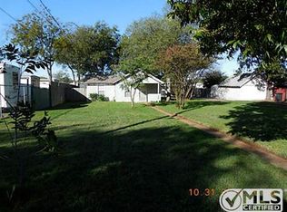 1705 N Robinson St, Cleburne, TX 76031