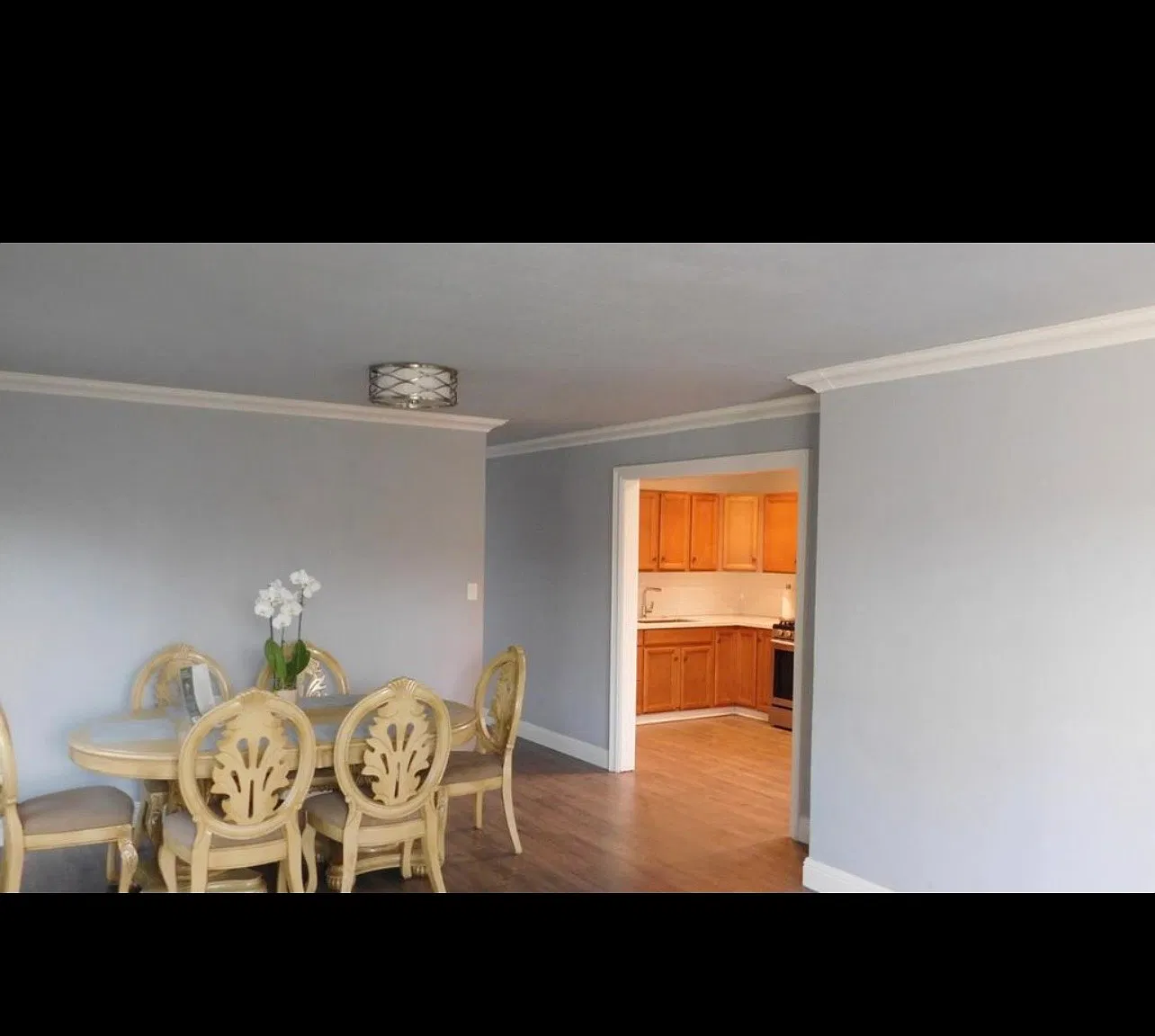3 bed, 926 sqft, $3,300 — Photo 1