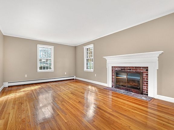 5th image of 155 Bellevue Ave