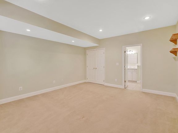 5th image of 7019 Highland Meadows Ct