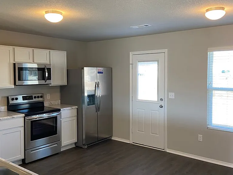 1760 Ryder St — Photo 6