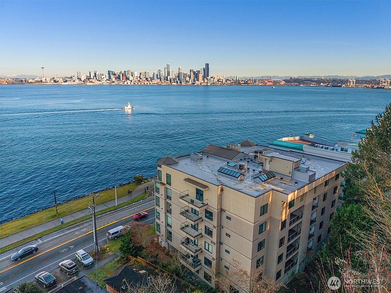 2nd image of 1005 Harbor Avenue SW #400